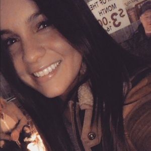 Meet your Posher, Claudia